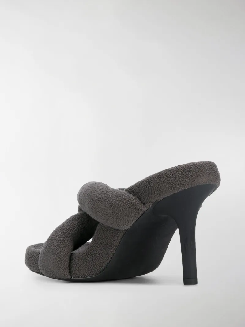 Yeezy Sandali in tessuto grigio | MODES